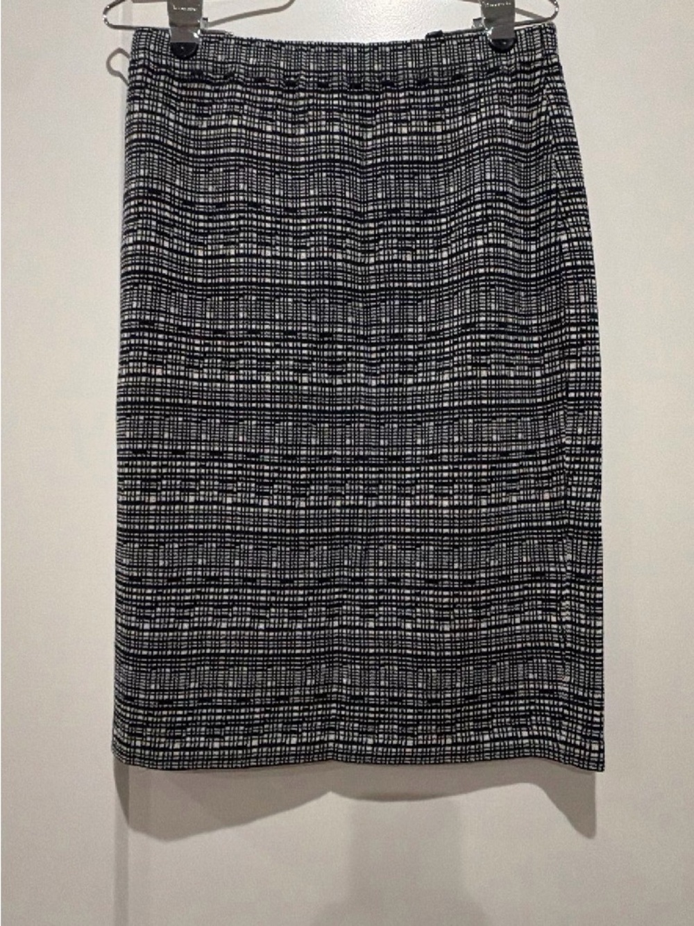 St. John Collection by Marie Gray Navy & White Knit Pencil Skirt